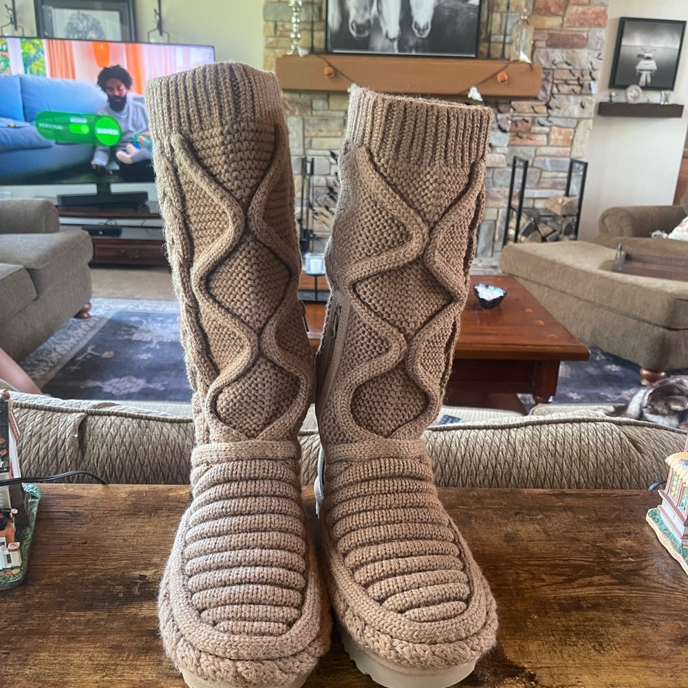 Brand New never worn UGG Tan Knit Winter Boots